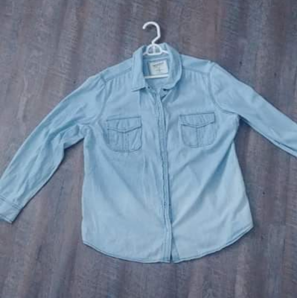 Blue jean type shirt